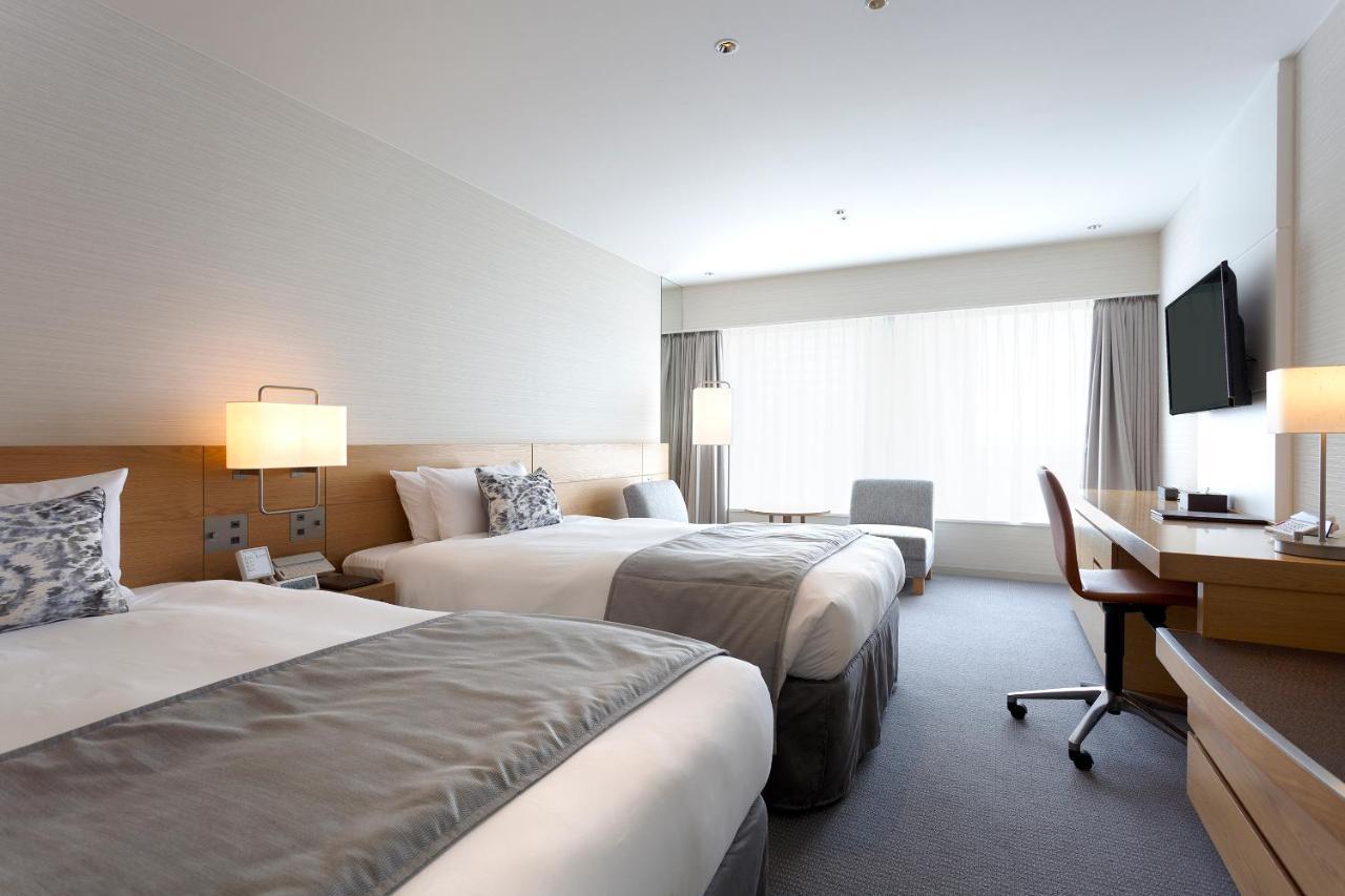 Keio Plaza Hotel Tokyo Esterno foto A room at the hotel