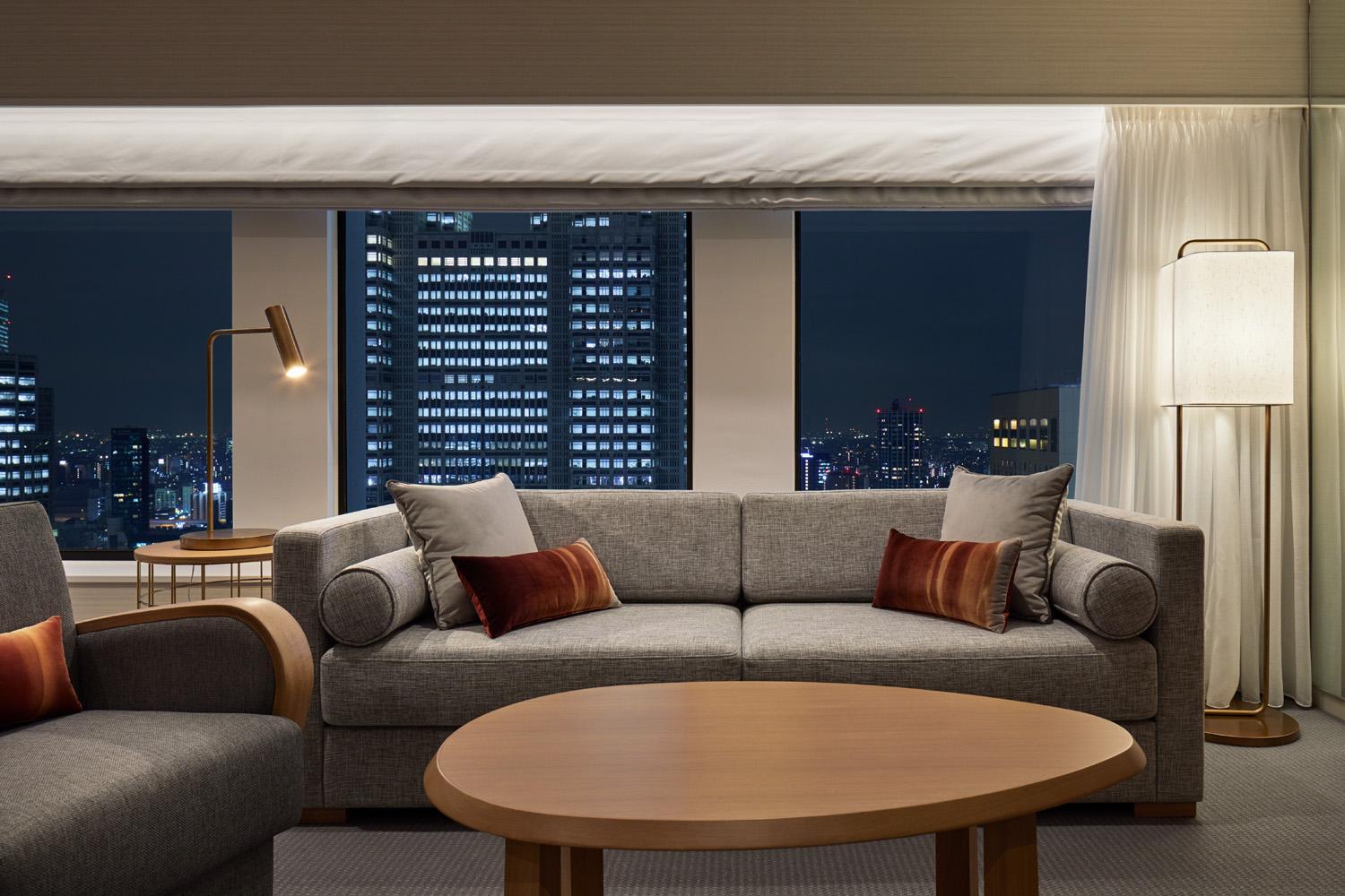 Keio Plaza Hotel Tokyo Camera foto A living room in a suite at the hotel