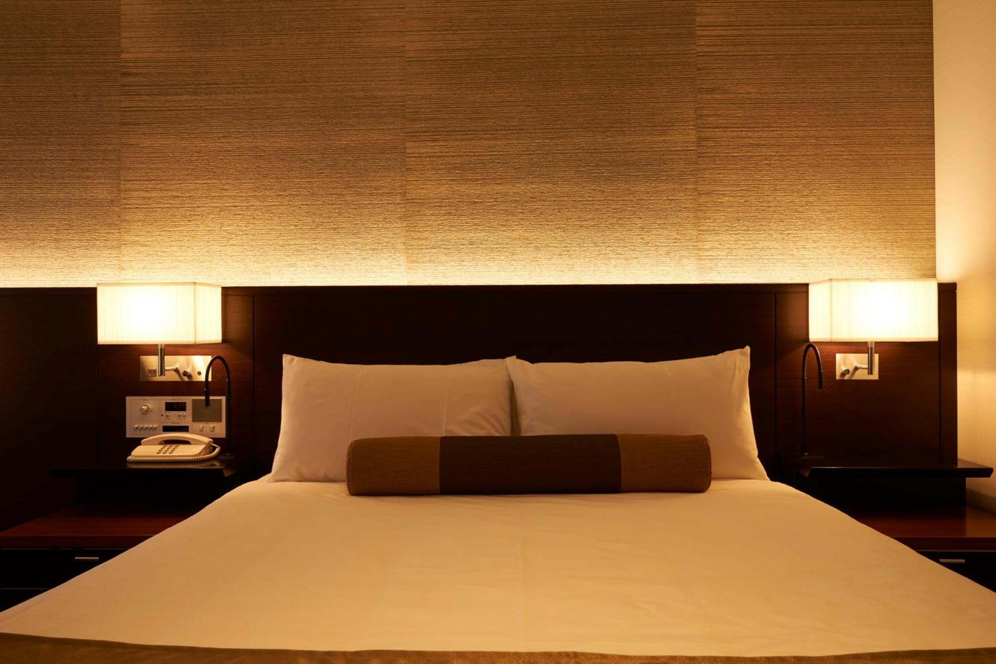 Keio Plaza Hotel Tokyo Camera foto A bed