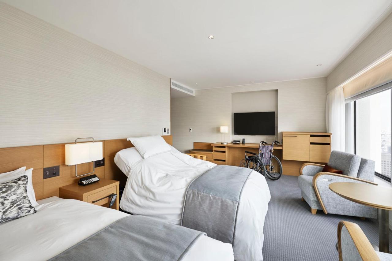 Keio Plaza Hotel Tokyo Esterno foto A patient room at the new hospital